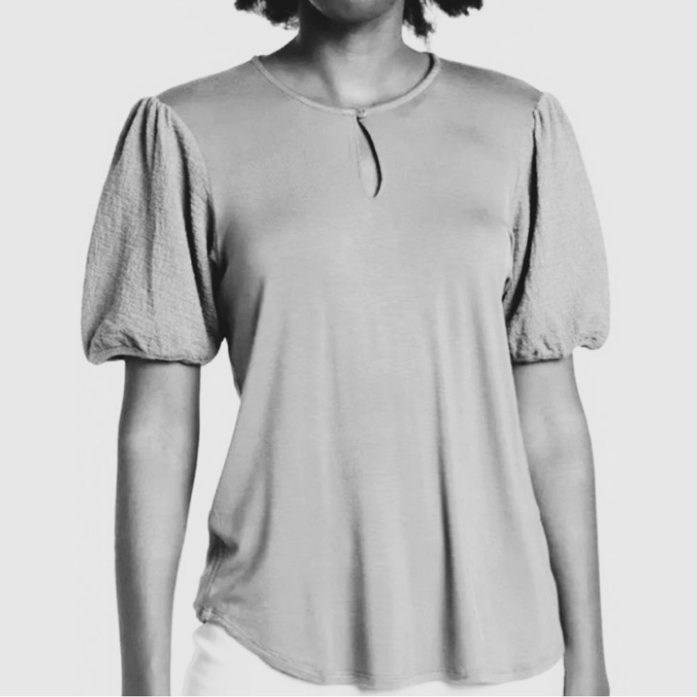 H by Bordeaux Short Puff Sleeve Keyhole Top